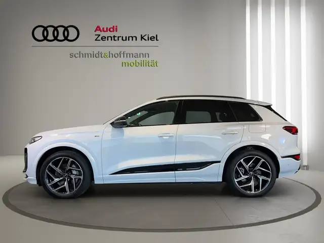 Audi Q6 E-Tron view 3