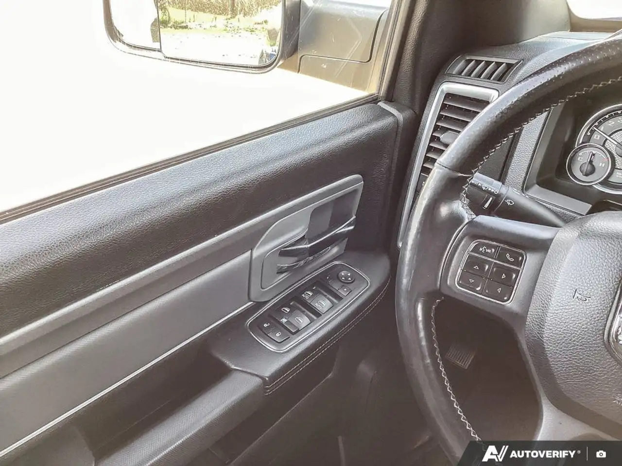 RAM 2500 снимка RAM 2500