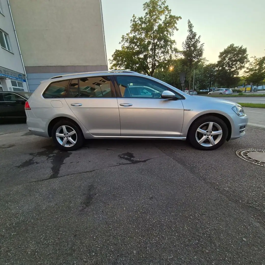 Volkswagen Golf VII Variant Lounge BMT/Navi/Tempomat/SH/ALU Argent - 2