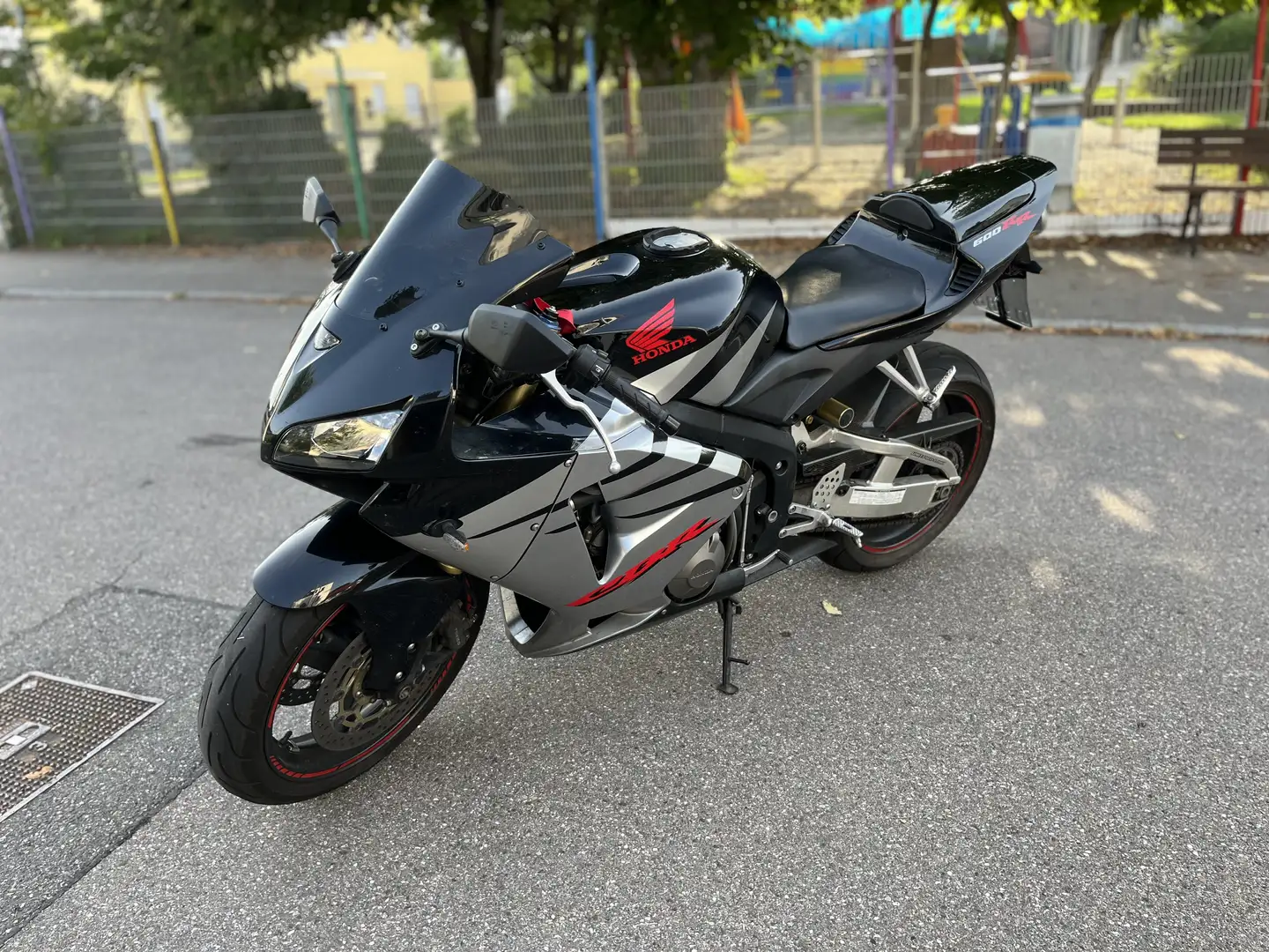 Honda CBR 600 Noir - 1