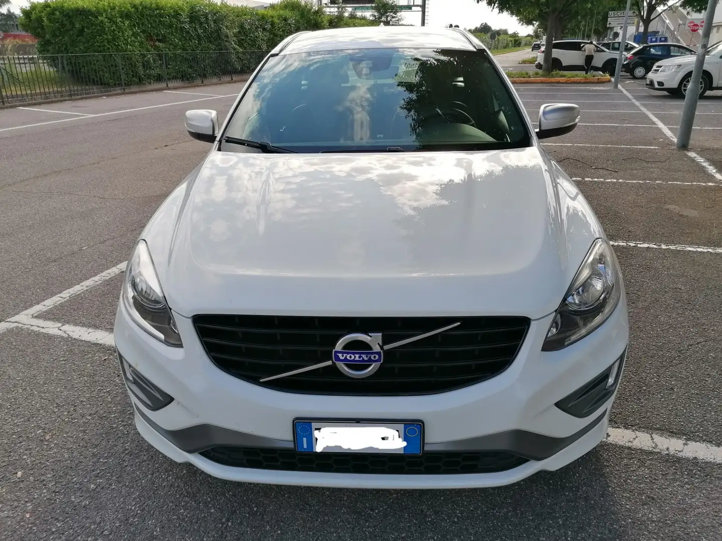 Volvo XC60 2.0 d3 R-design (r-design momentum) 150cv geartron - 1