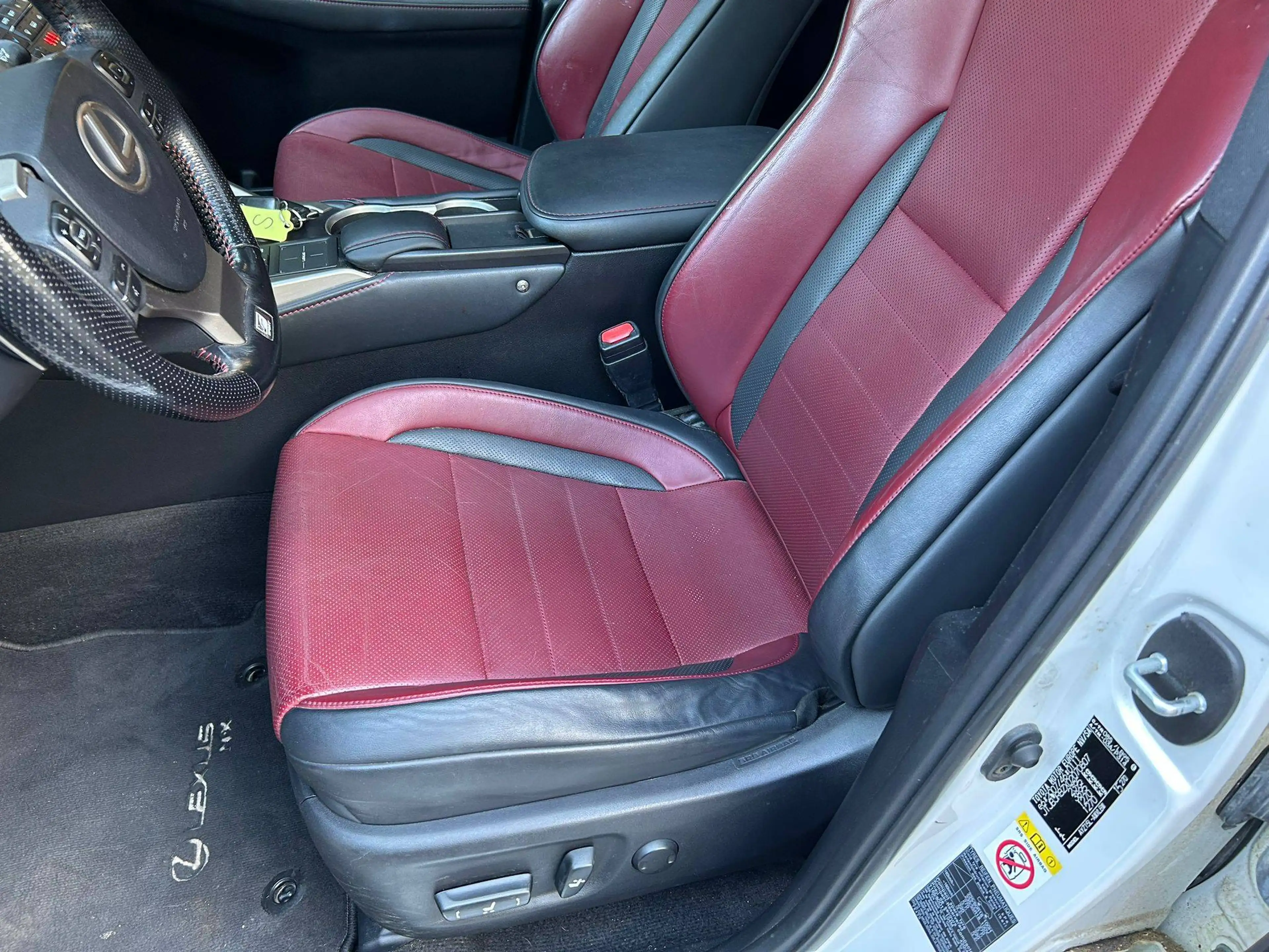 Lexus NX 300h NX 300h 2.5i AWD F Sport Line — photo 13