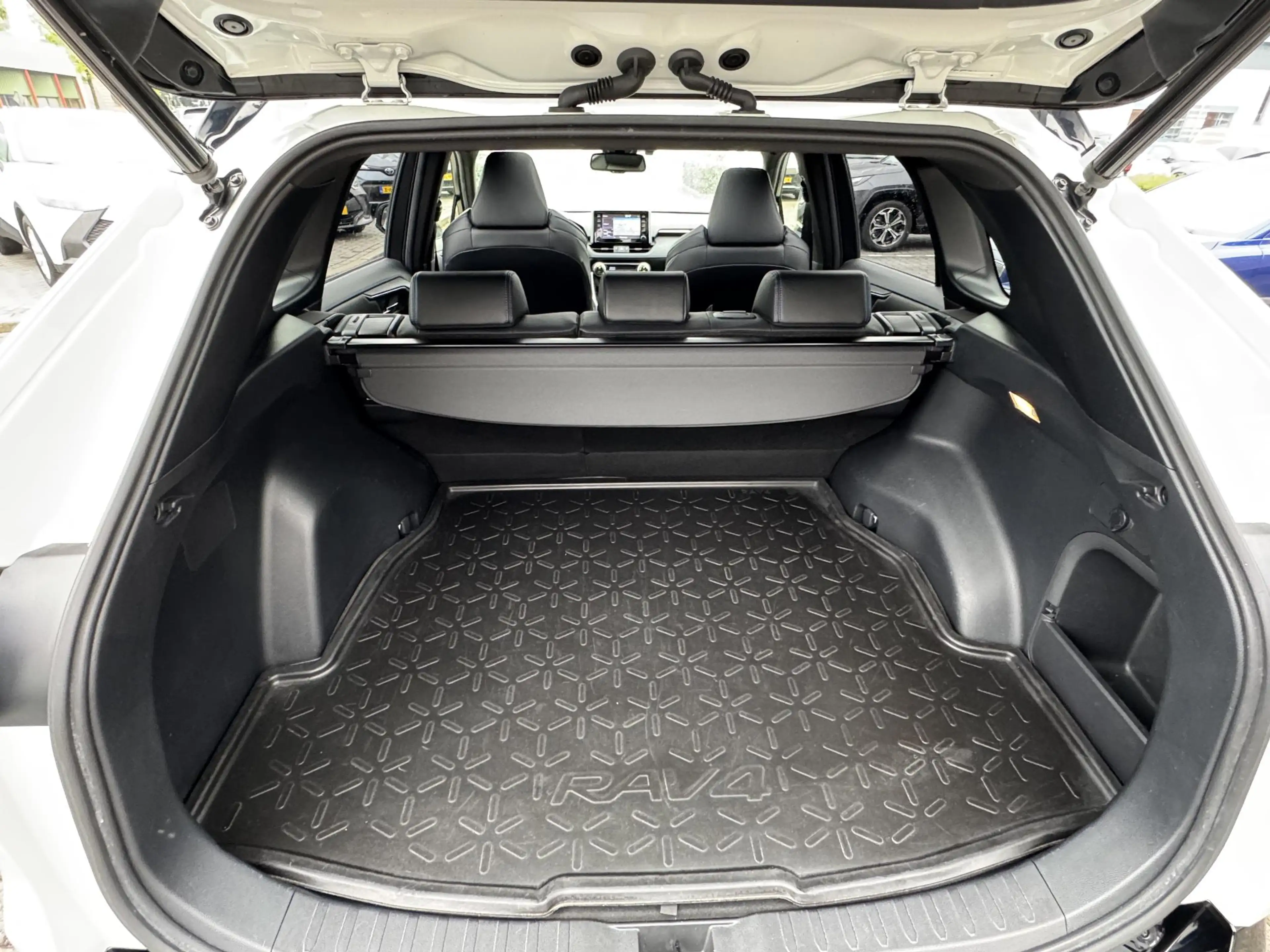 Toyota RAV 4 2.5 Hybrid BI-TONE PANODAK STOELVERW TREKHAAK NAVI — photo 15