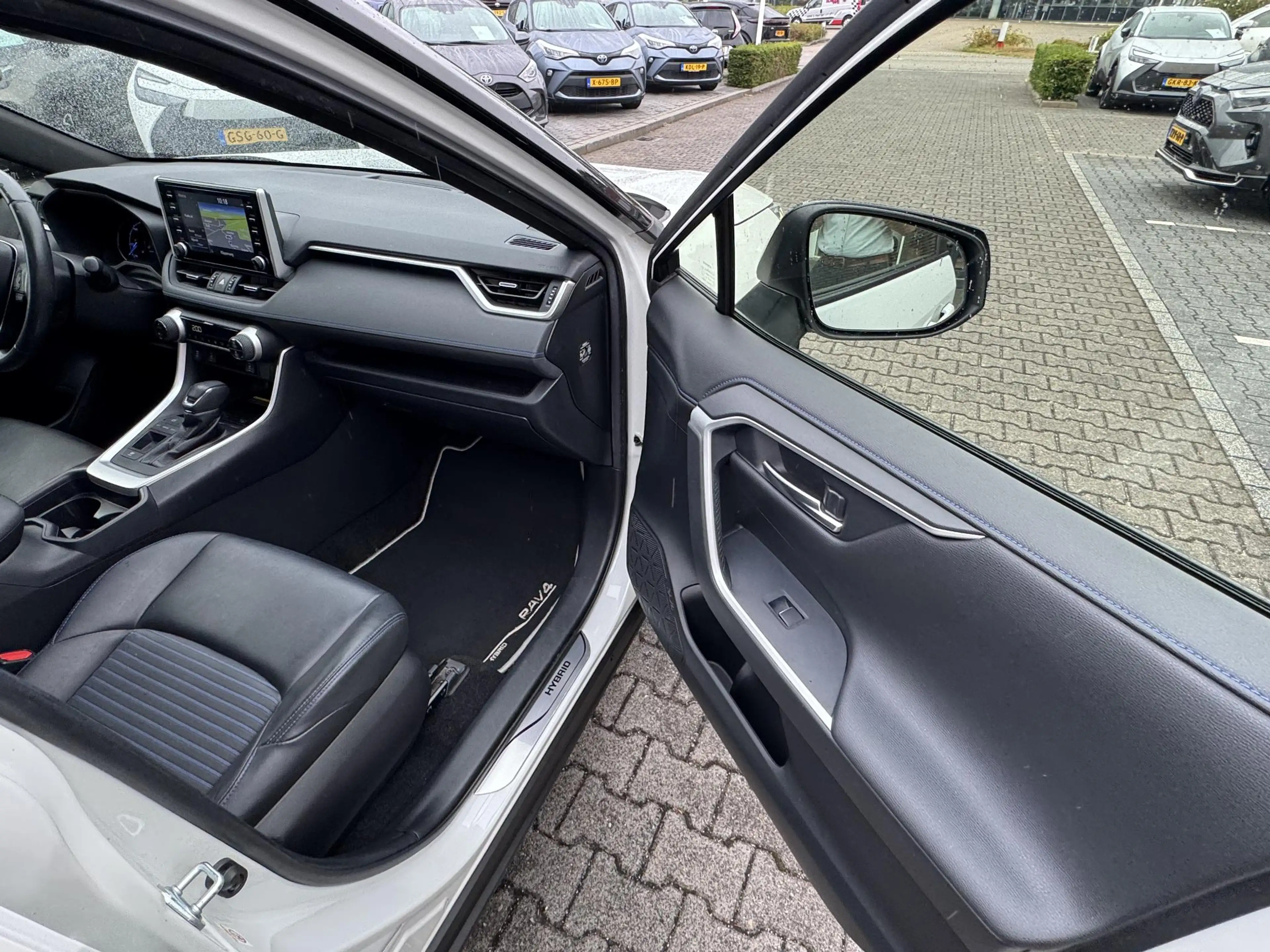 Toyota RAV 4 2.5 Hybrid BI-TONE PANODAK STOELVERW TREKHAAK NAVI — photo 22