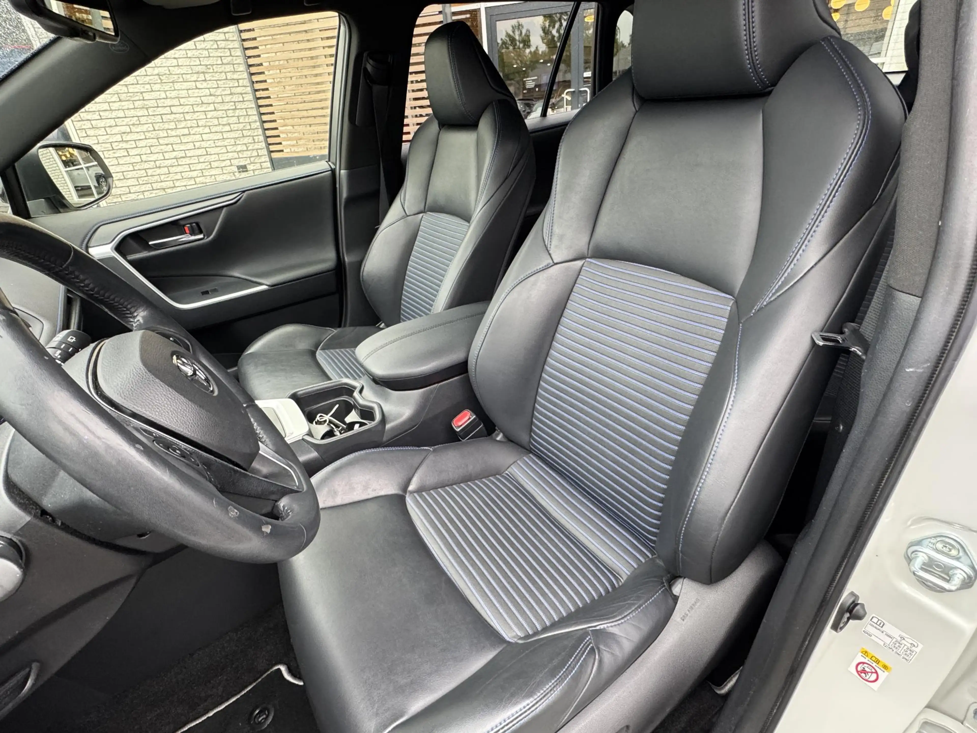 Toyota RAV 4 2.5 Hybrid BI-TONE PANODAK STOELVERW TREKHAAK NAVI — photo 13