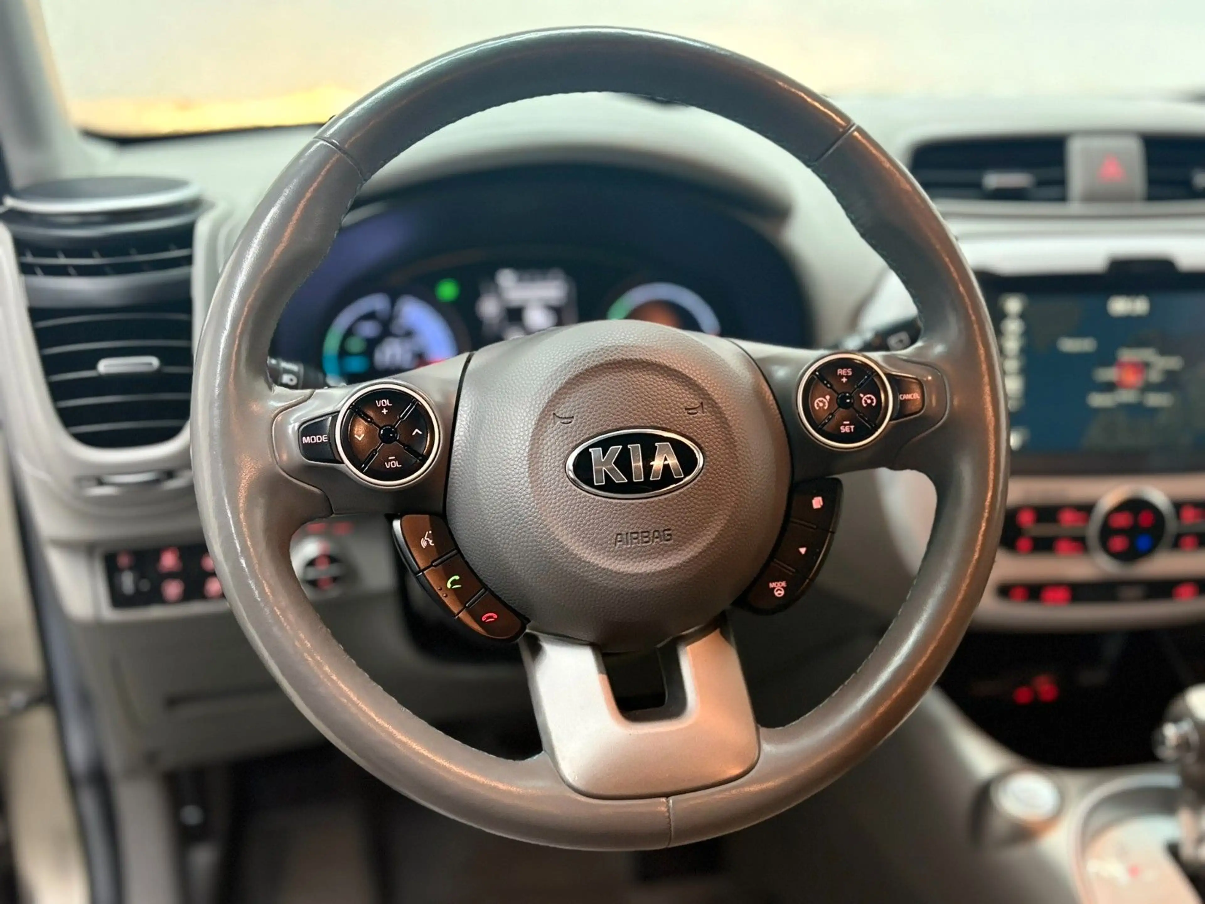 Kia Soul EV — photo 9