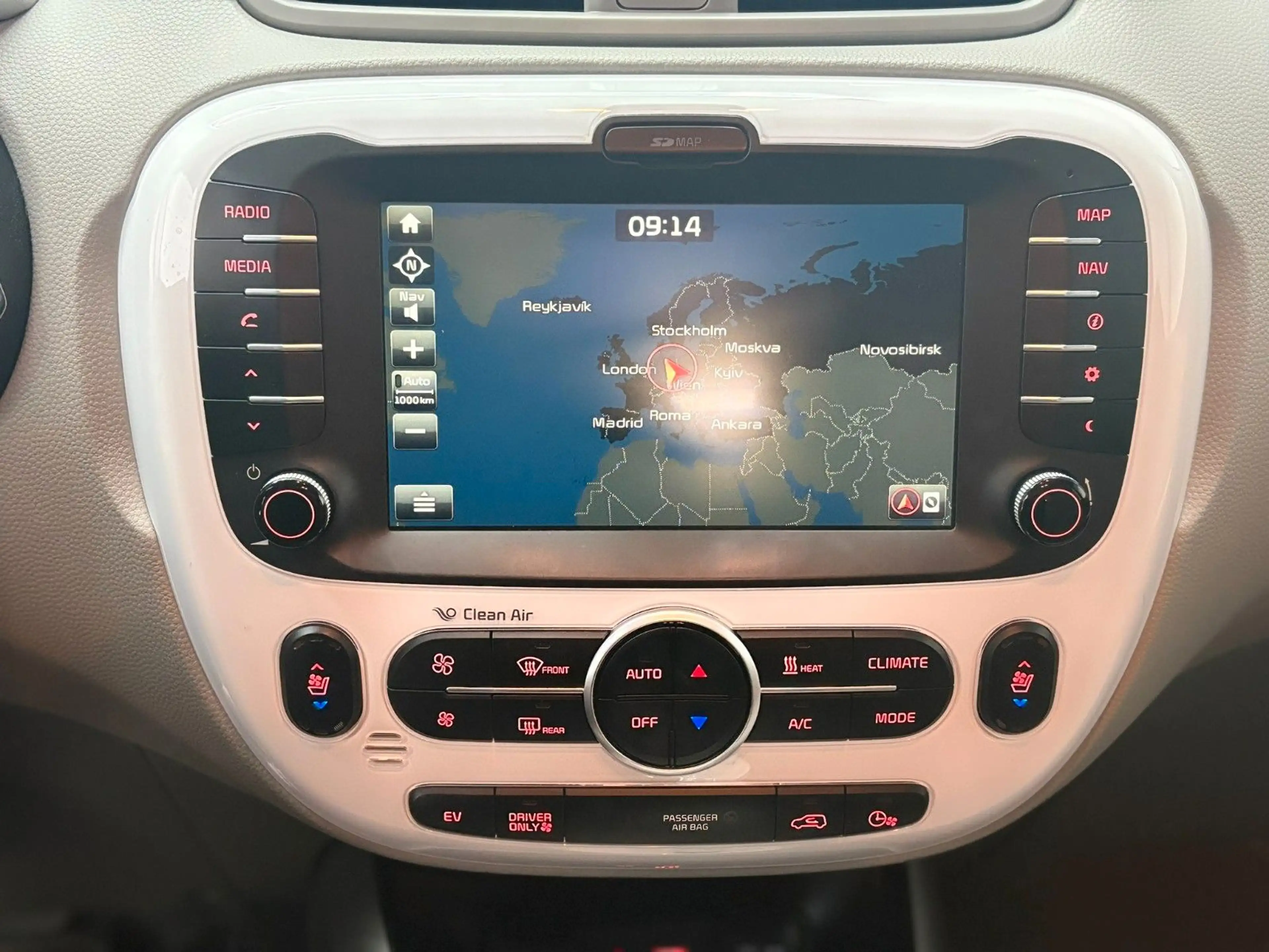 Kia Soul EV — photo 20