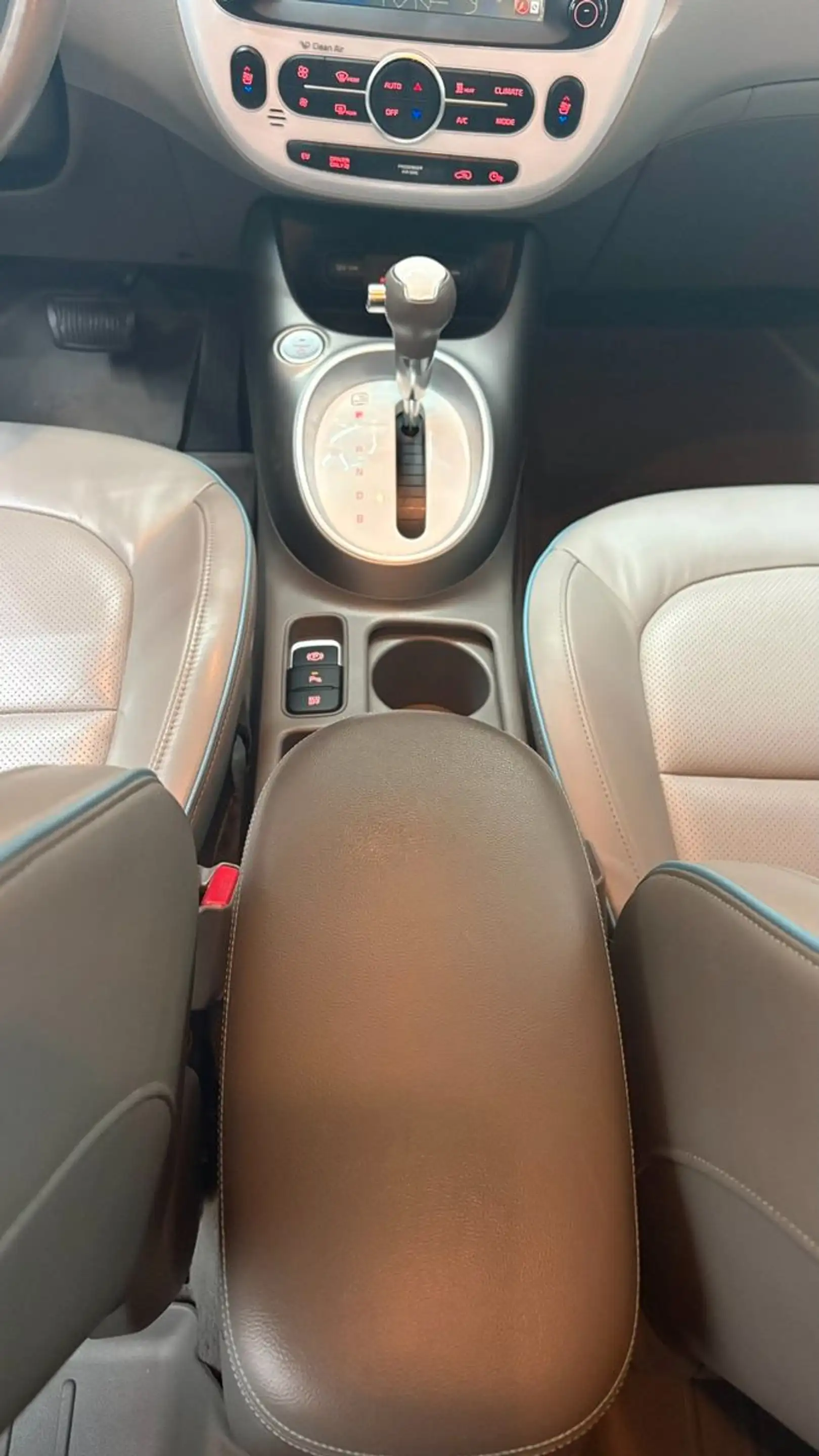 Kia Soul EV — photo 14