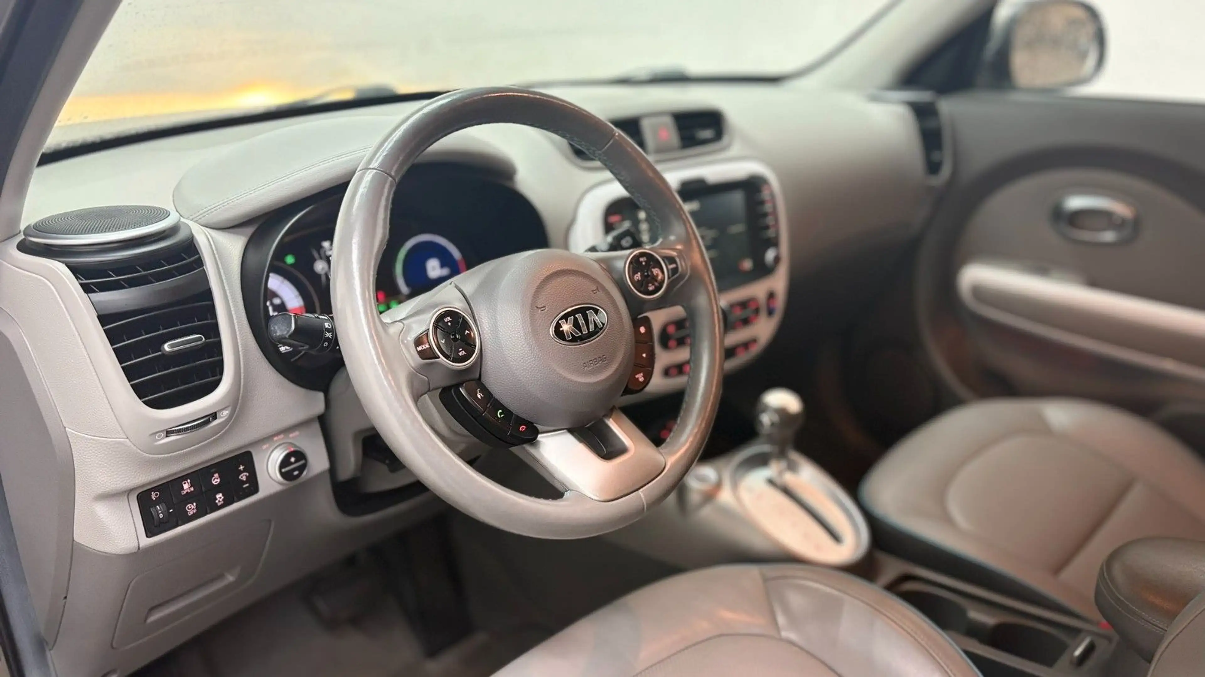 Kia Soul EV — photo 7
