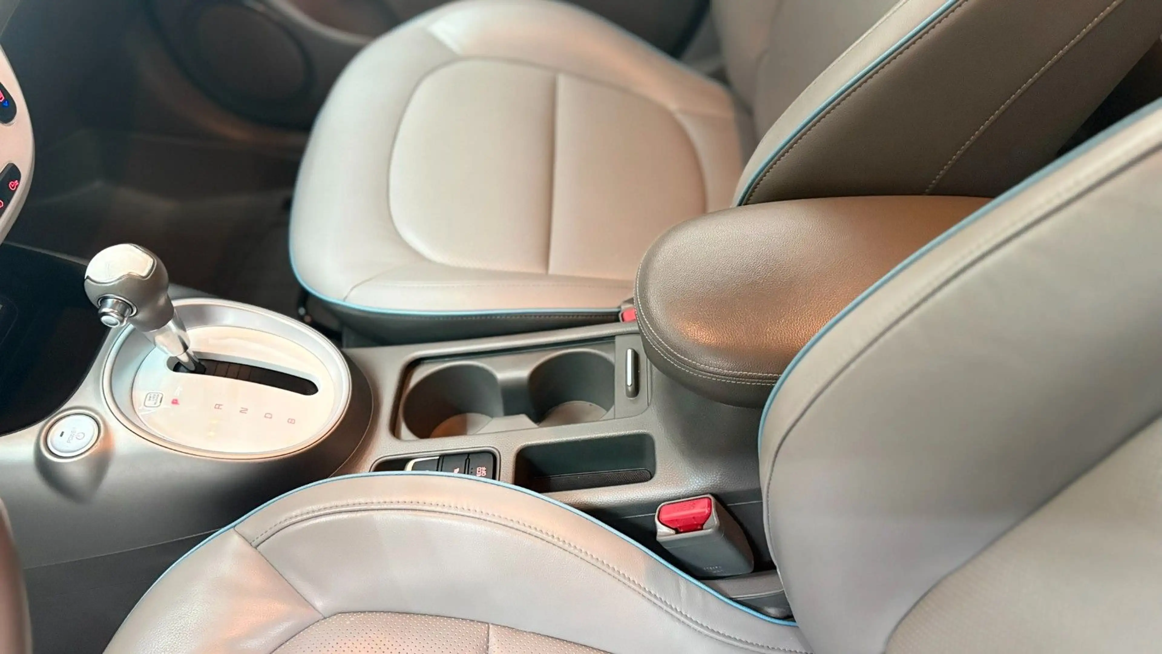 Kia Soul EV — photo 17