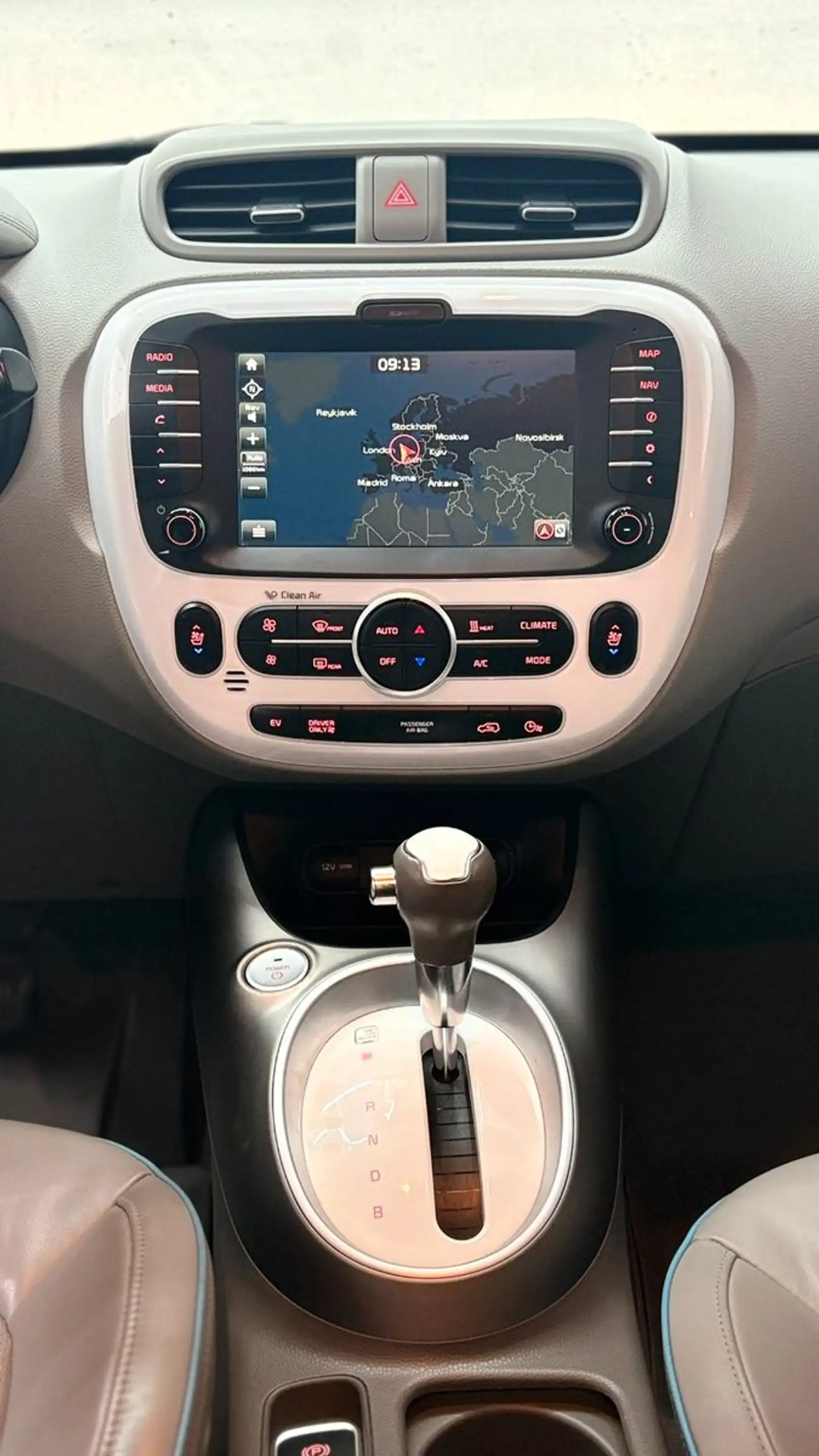 Kia Soul EV — photo 10