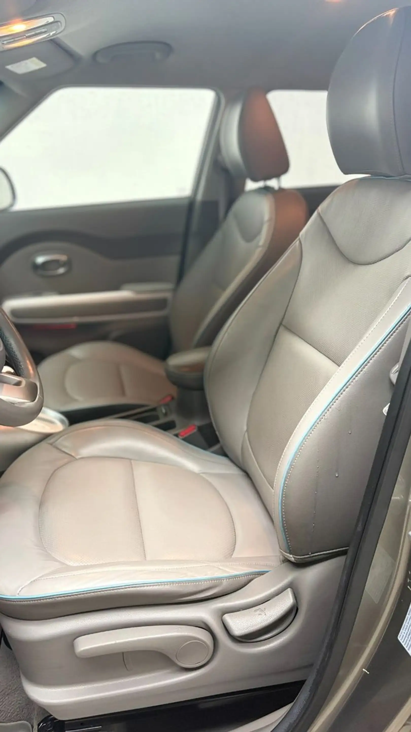Kia Soul EV — photo 16