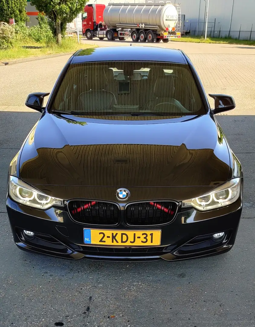 BMW 320 320i sport Zwart - 1