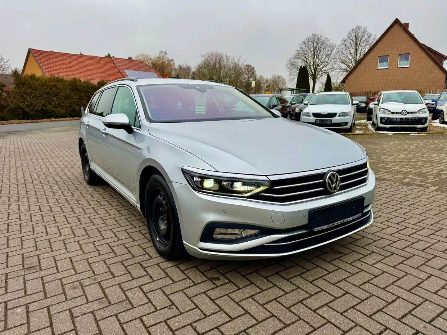 Volkswagen Passat Variant Business 1.Hand LED-Matrix/Keyles Silber - 1