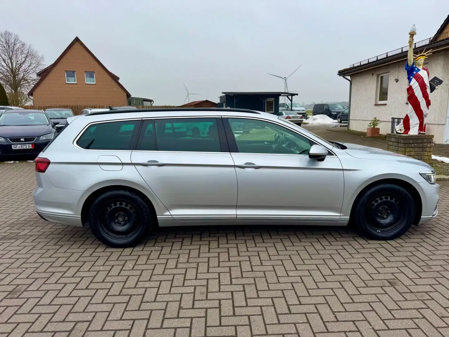 Volkswagen Passat Variant Business 1.Hand LED-Matrix/Keyles Silber - 2