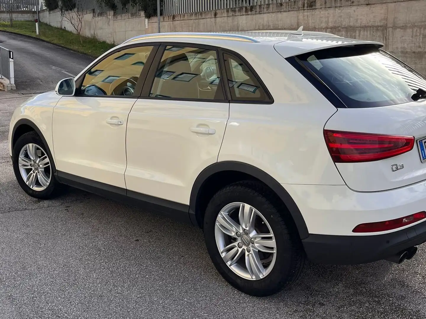 Audi Q3 Q3 I 2011 2.0 tdi Advanced quattro 177cv s-tronic Bianco - 2