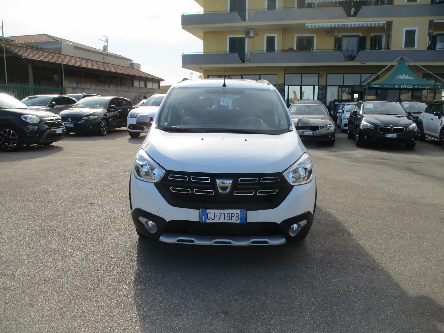 Dacia Lodgy STEPWAY 1.5 DCI 115CV E6D 7 POSTI NAVI/PDC/CAMERA Weiß - 2