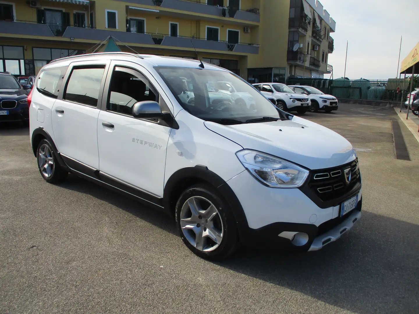 Dacia Lodgy STEPWAY 1.5 DCI 115CV E6D 7 POSTI NAVI/PDC/CAMERA Weiß - 1