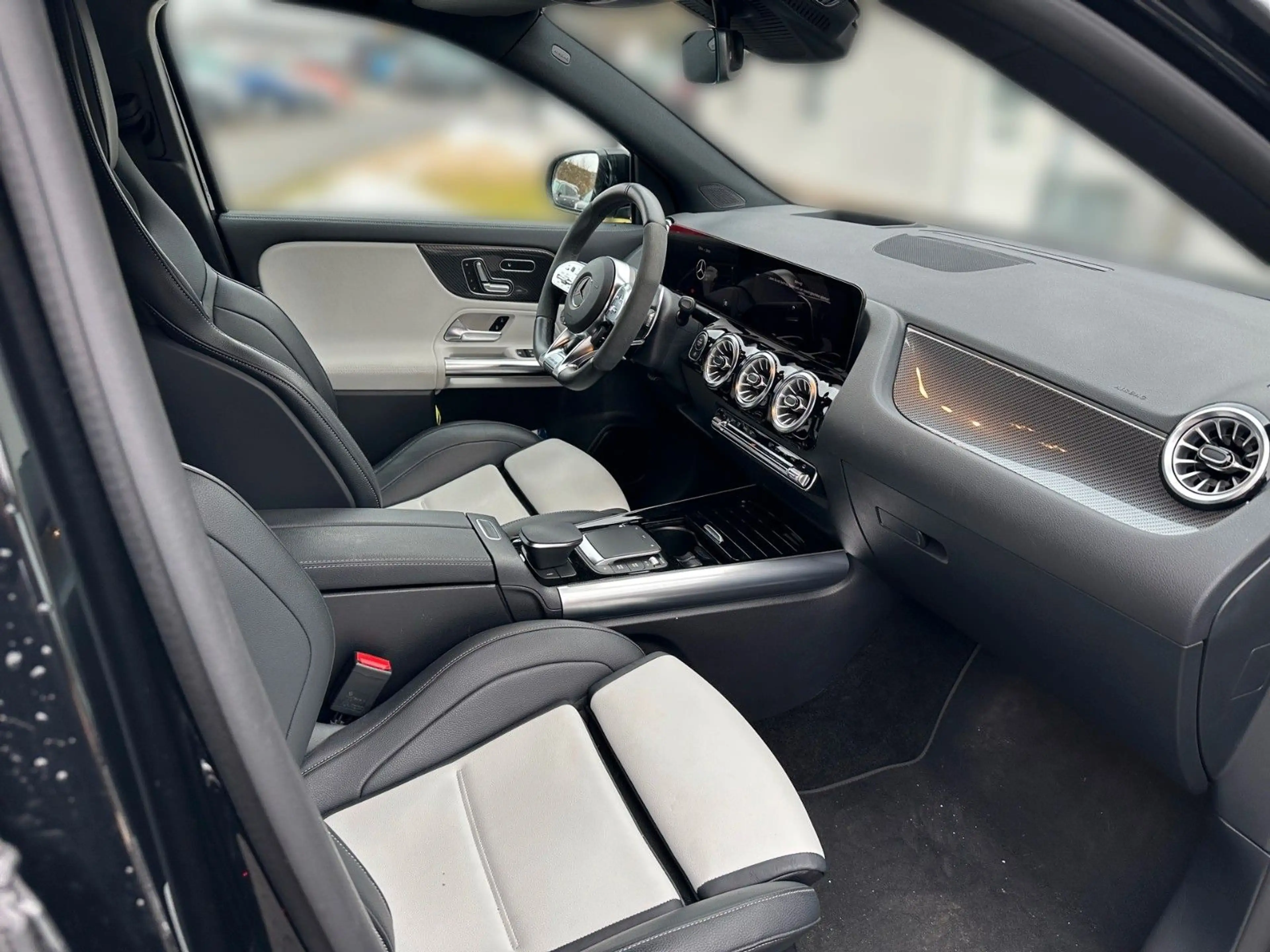 Mercedes-Benz GLA 35 AMG AMG GLA 35 4Matic AMG Speedsh. DCT8G  SR+WR Pano — photo 4