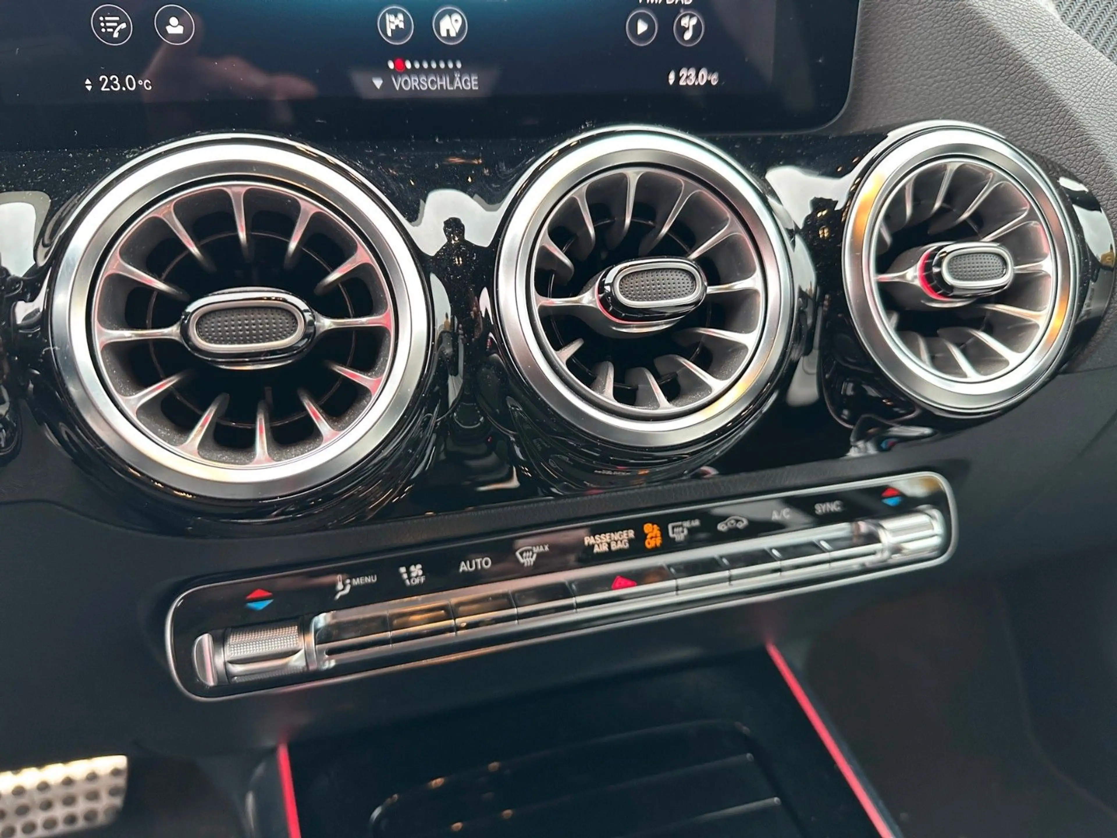 Mercedes-Benz GLA 35 AMG AMG GLA 35 4Matic AMG Speedsh. DCT8G  SR+WR Pano — photo 15