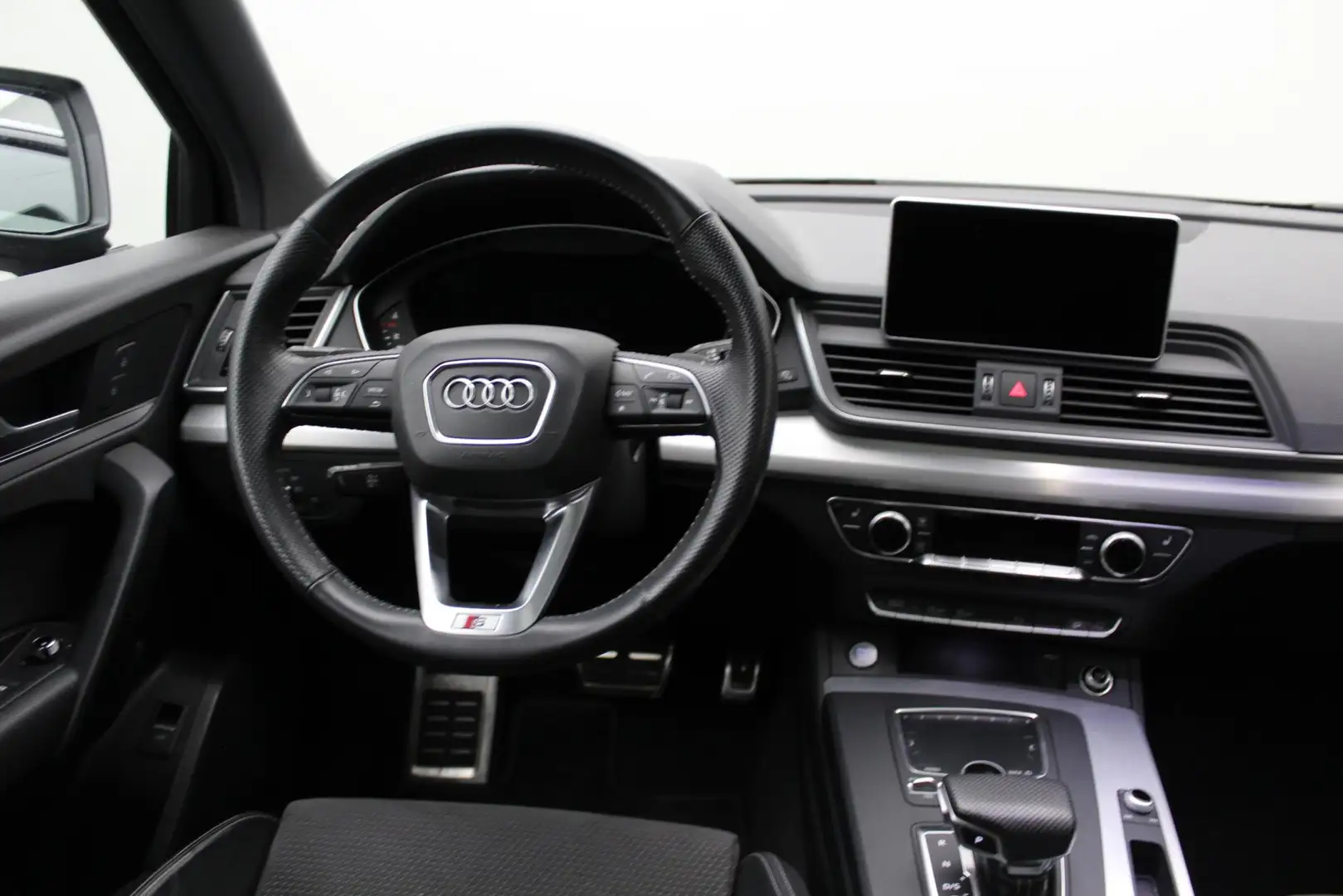 Audi Q5 2.0 TFSI quattro Sport S Line Black Edition Airco Grijs - 2