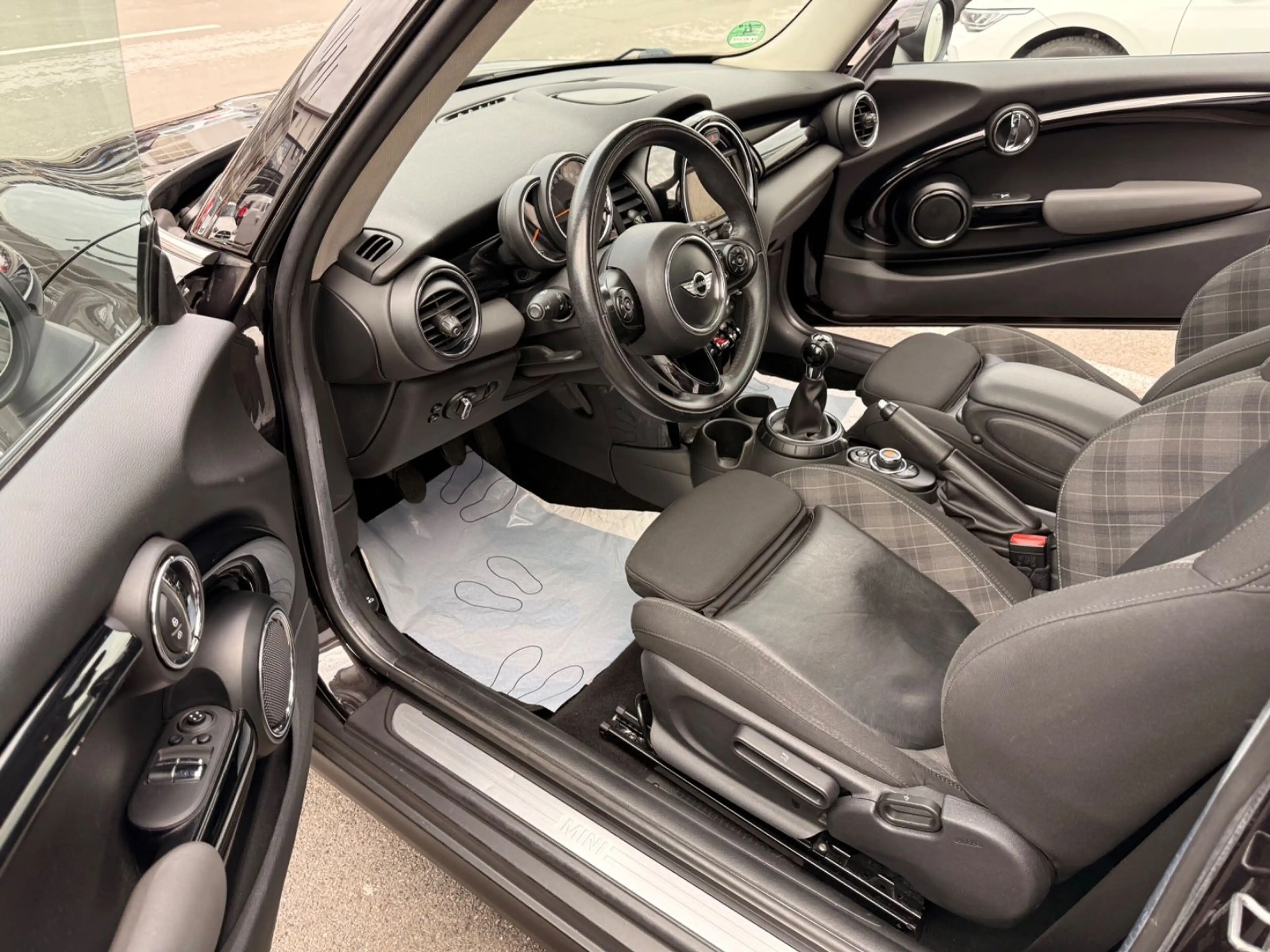 MINI Cooper D 2.HD*PANO*LED*NAVI*LEDER*TOP — photo 11