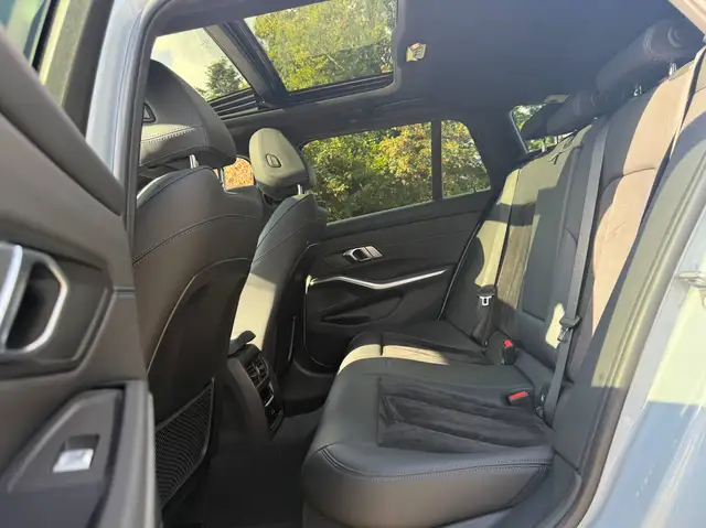 BMW 3 Series view 12