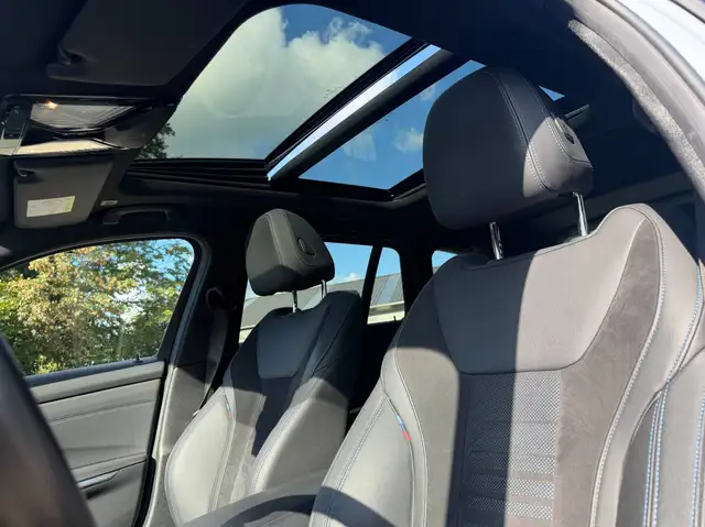 BMW 3 Series view 13
