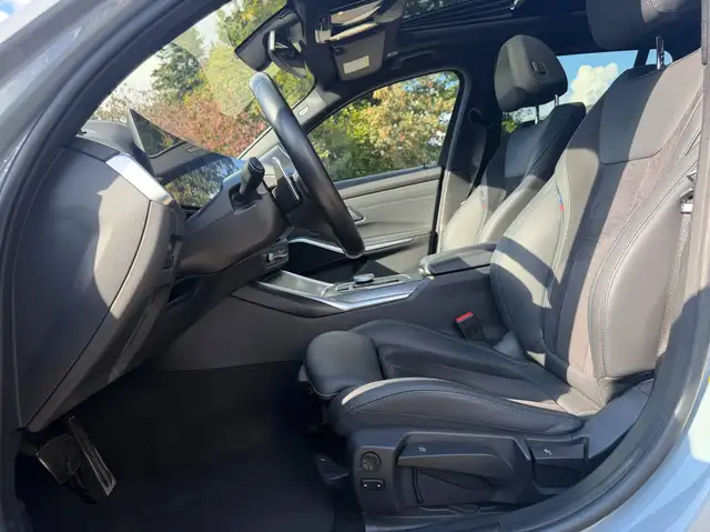 BMW 3 Series view 9