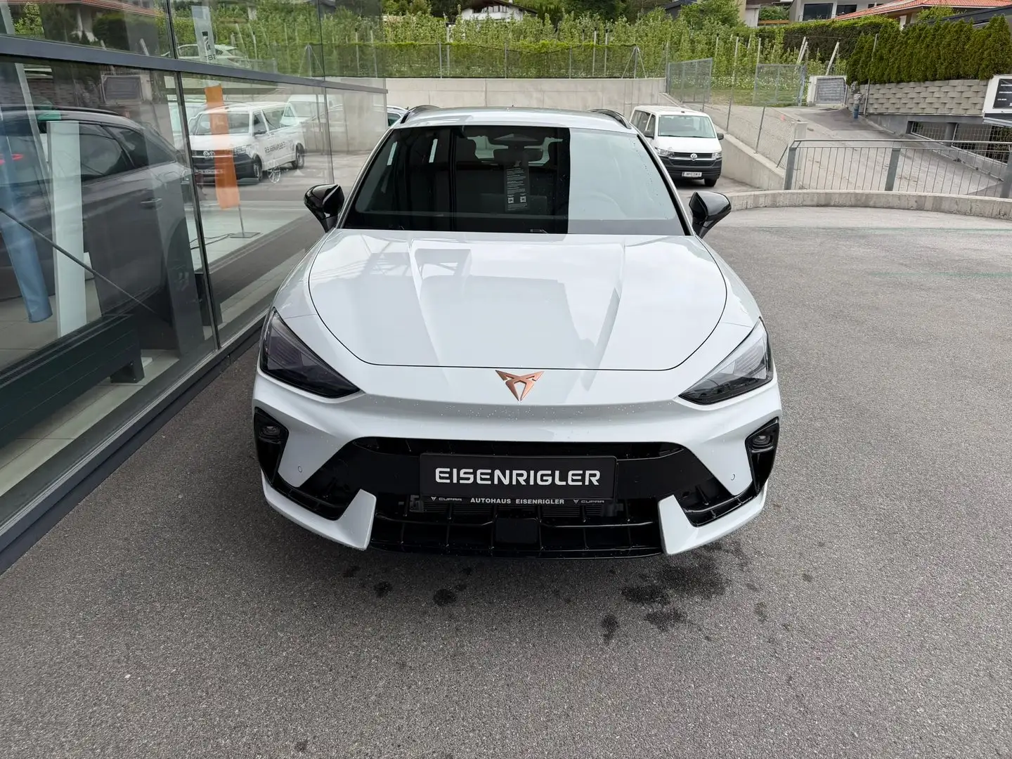 CUPRA Leon 2.0 TSI DSG 4Drive Weiß - 2