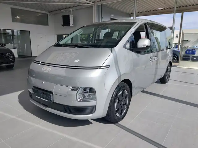Hyundai STARIA NIEUW - 9-zitpl., Navi, Cam, Carplay, Zetelverw.,