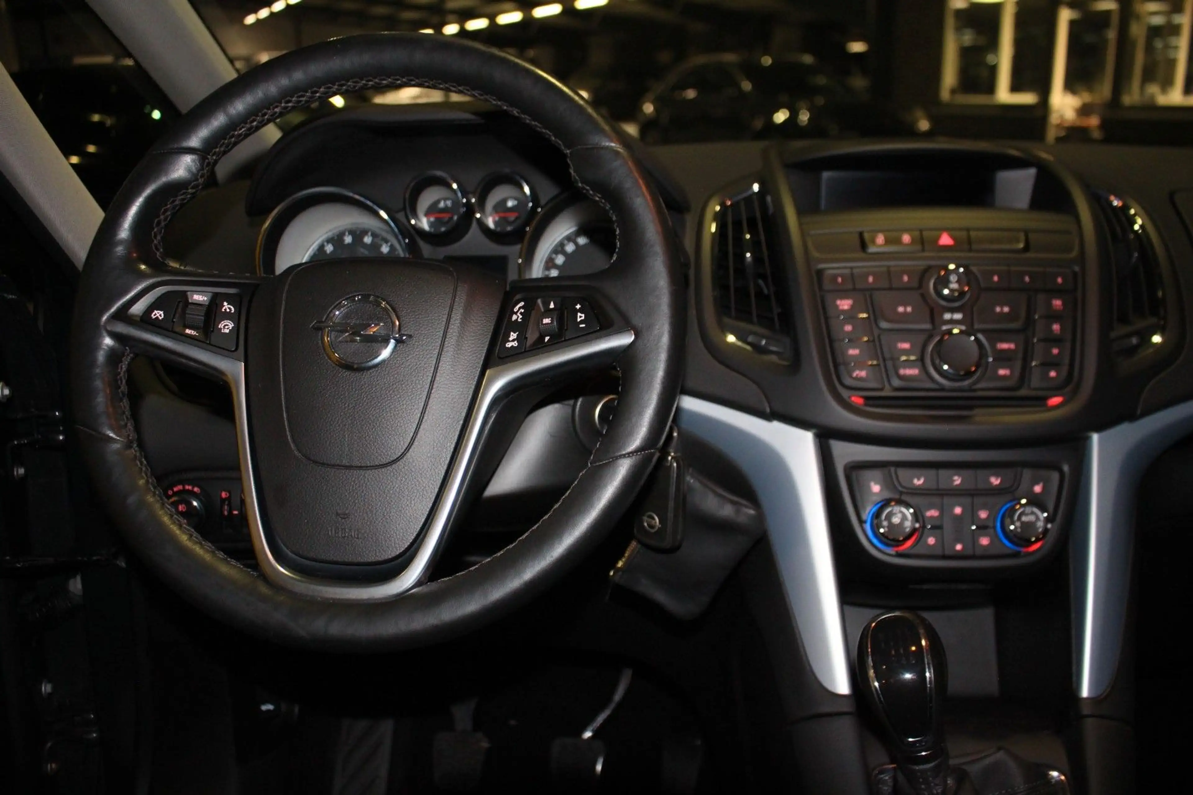 Opel Zafira Tourer Zafira C Tourer Style PDC Sitz u.Lenkradheizung — photo 9