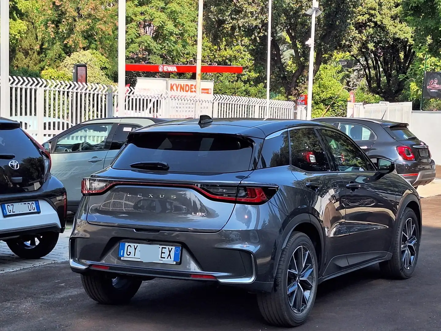 Lexus LBX LBX 1.5 hybrid Emotion 2wd Grigio - 2
