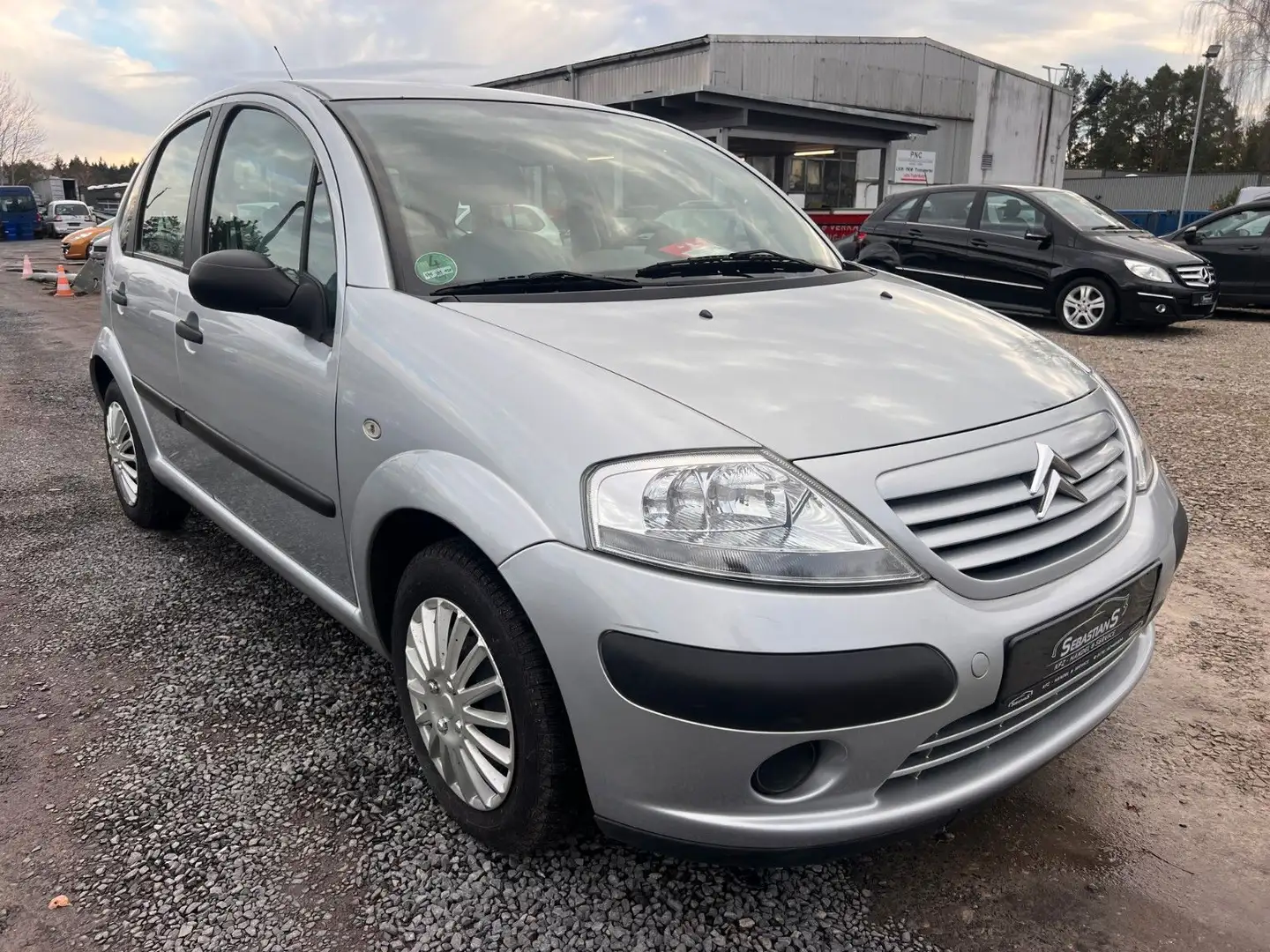 Citroen C3 1.4 Confort Tüv+Insp.neu Klima el.Fenster Silber - 1
