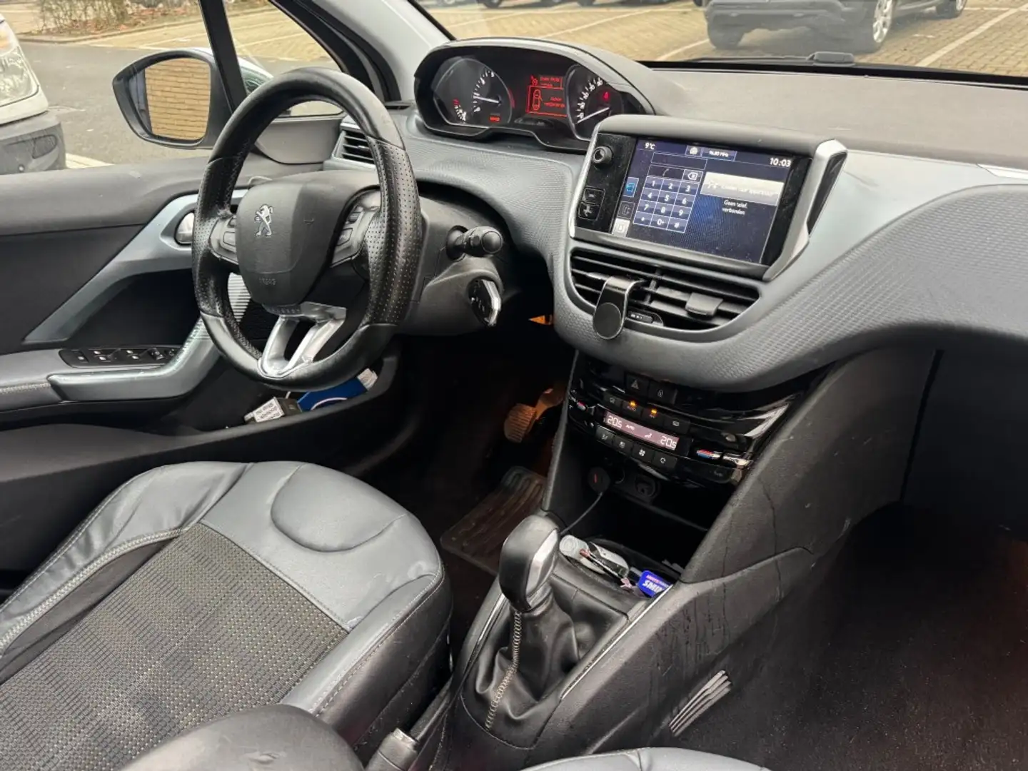 Peugeot 208 1.2 PureTech Allure CLIMA HALFLEER PANO NAVI MOTOR Wit - 2