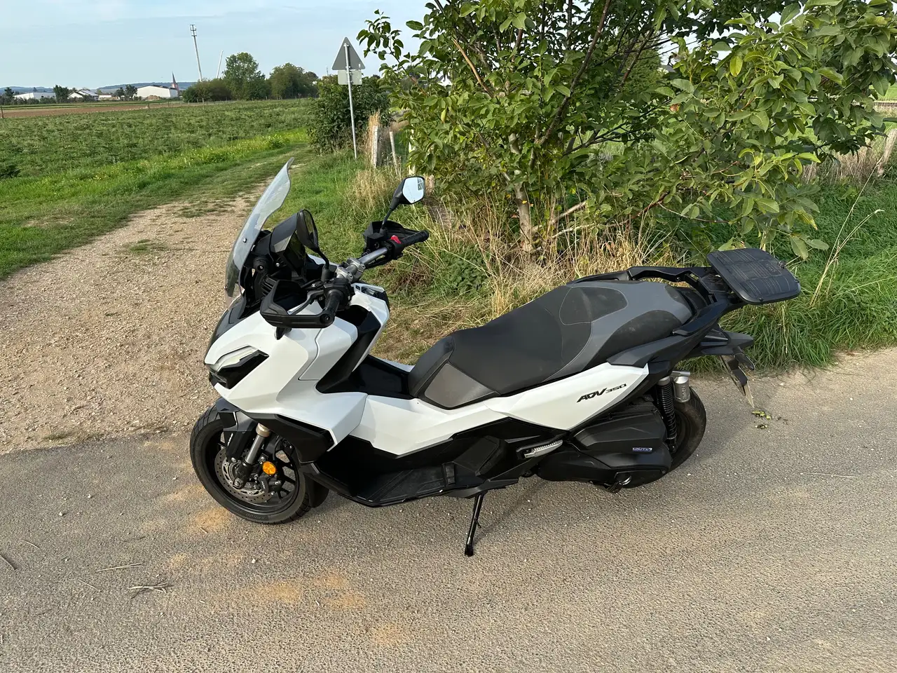 Honda ADV 350