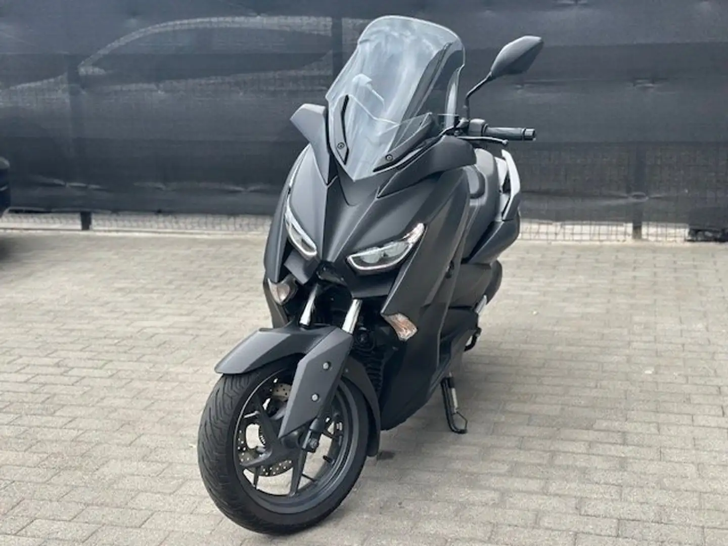 Yamaha X-Max 125 Zwart - 1