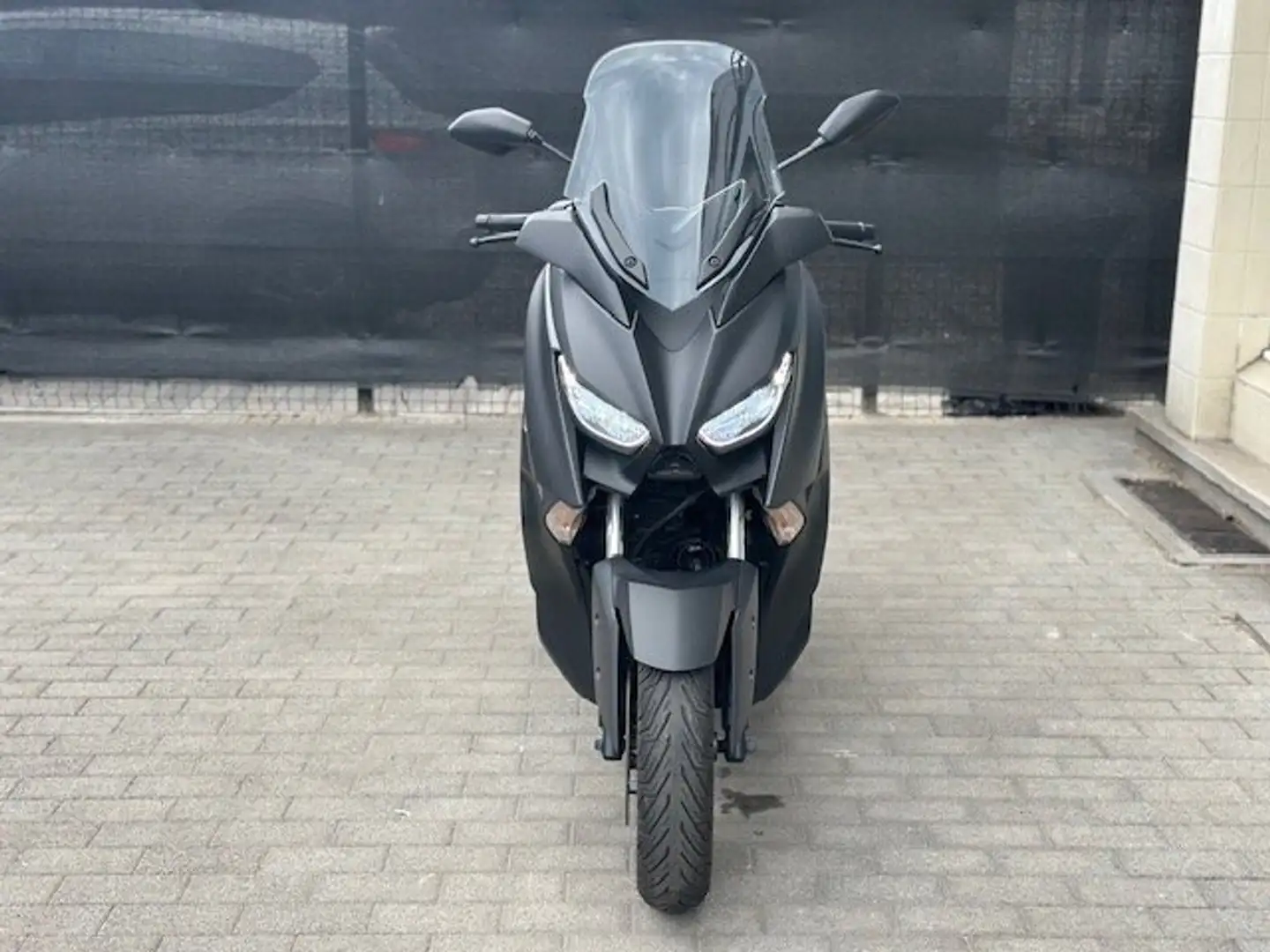 Yamaha X-Max 125 Zwart - 2