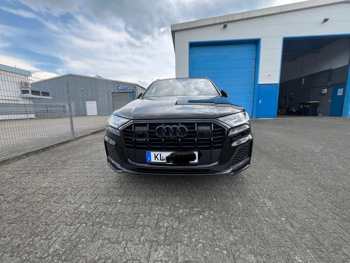 Audi Q7 50 TDI quattro S line Schwarz - 2