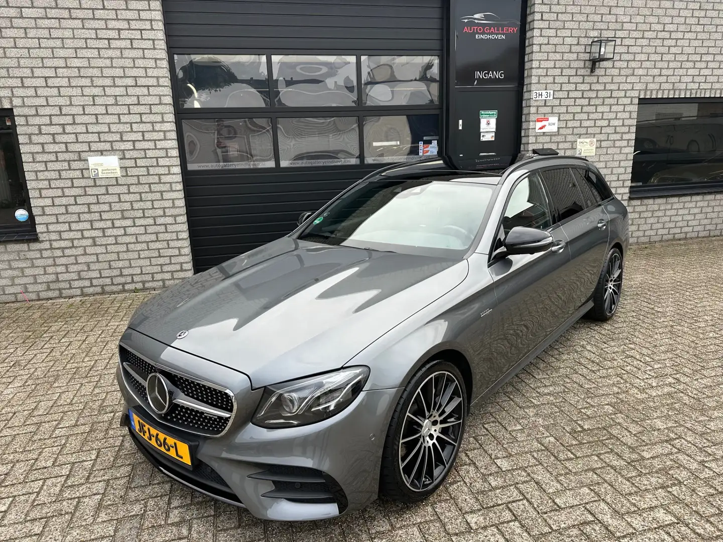 Mercedes-Benz E 53 AMG Estate 4MATIC PLUS *PANO-DAK*BURMESTER*360 CAMERA* Grijs - 1