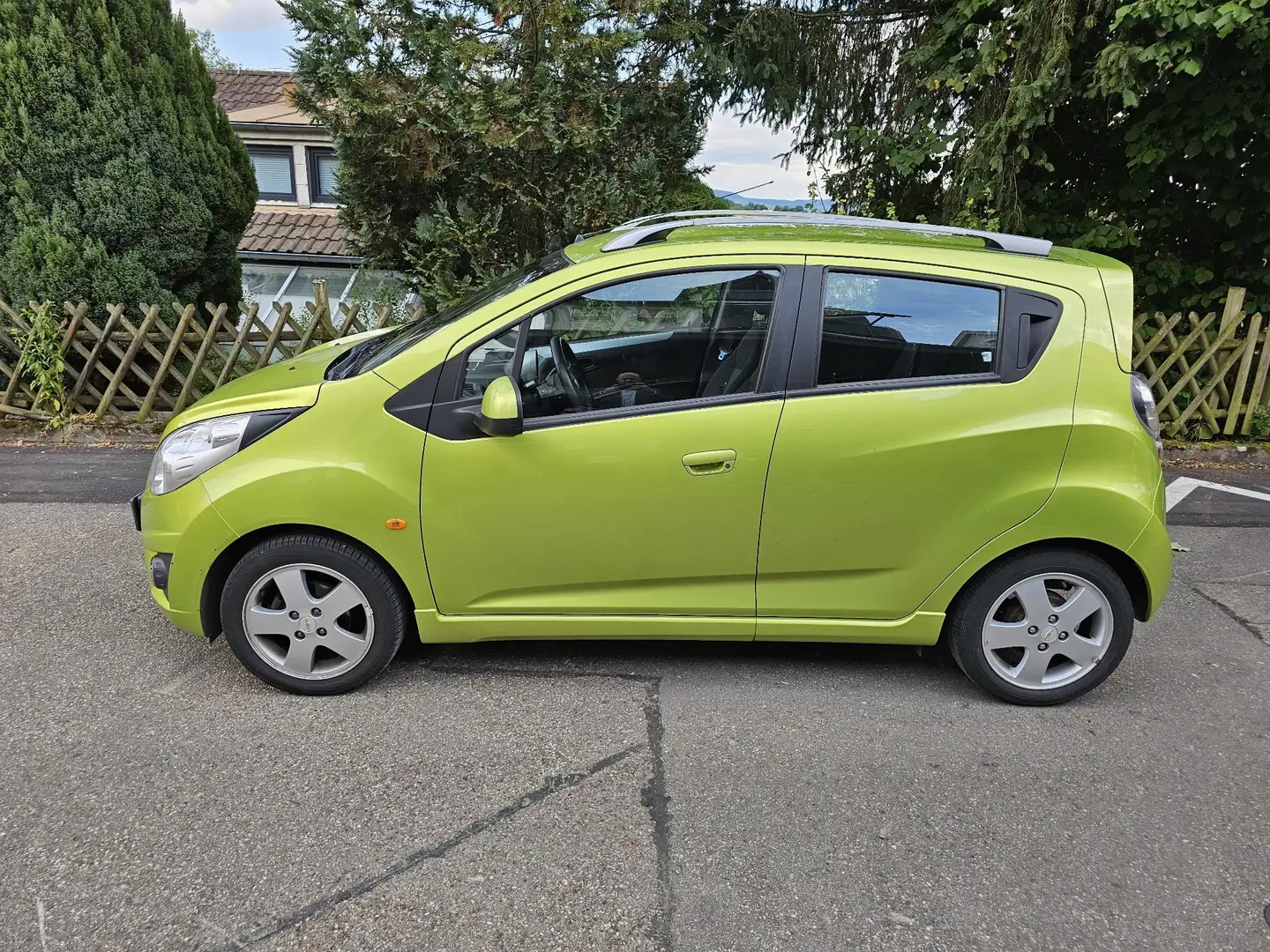 Chevrolet Spark LT Зелёный - 2