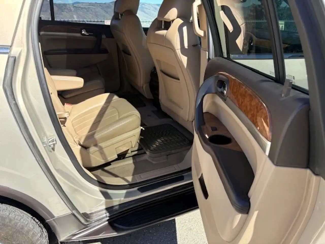 Buick Enclave снимка Buick Enclave