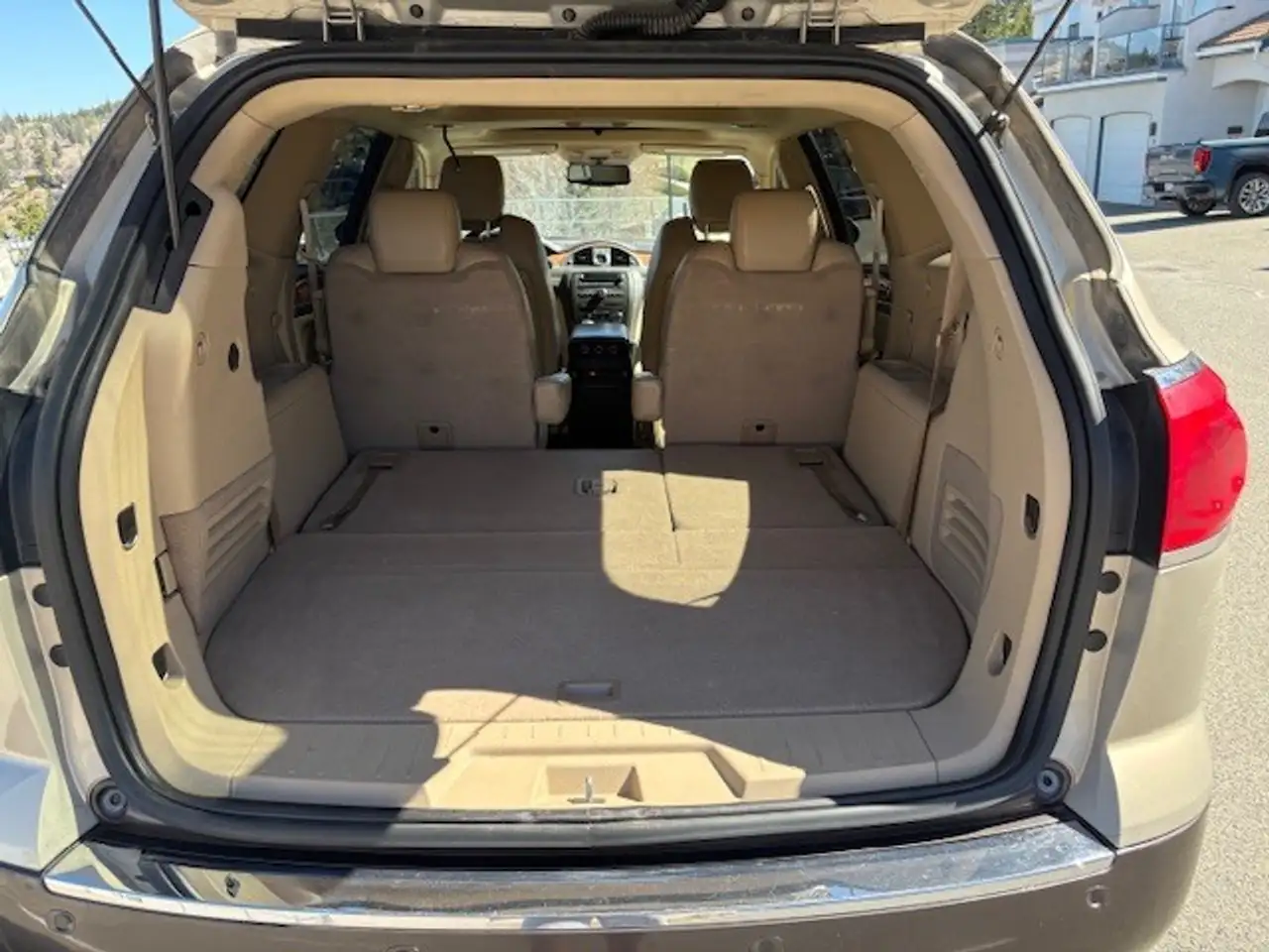 Buick Enclave снимка Buick Enclave