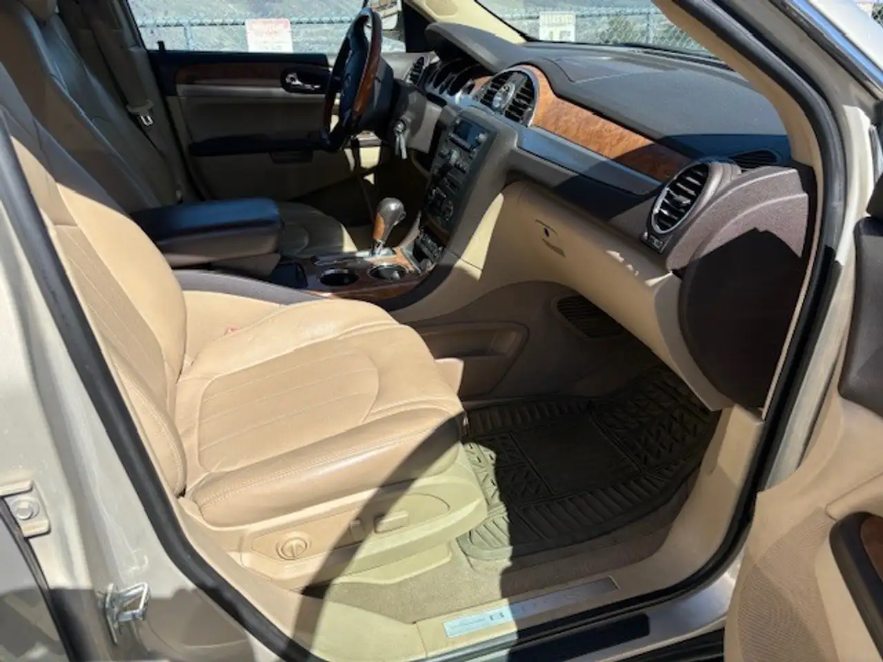 Buick Enclave снимка Buick Enclave