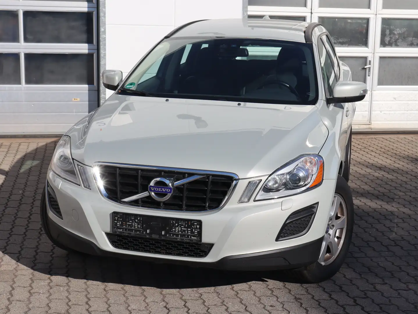 Volvo XC60 D5 Momentum AWD Wit - 2
