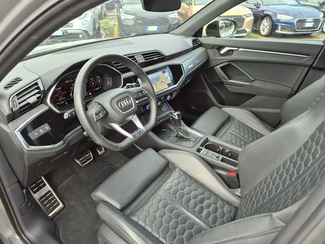 Audi Q3 view 6
