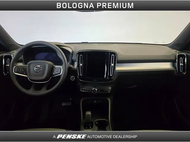 Volvo XC40 view 4