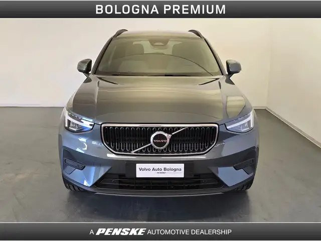 Volvo XC40 view 8