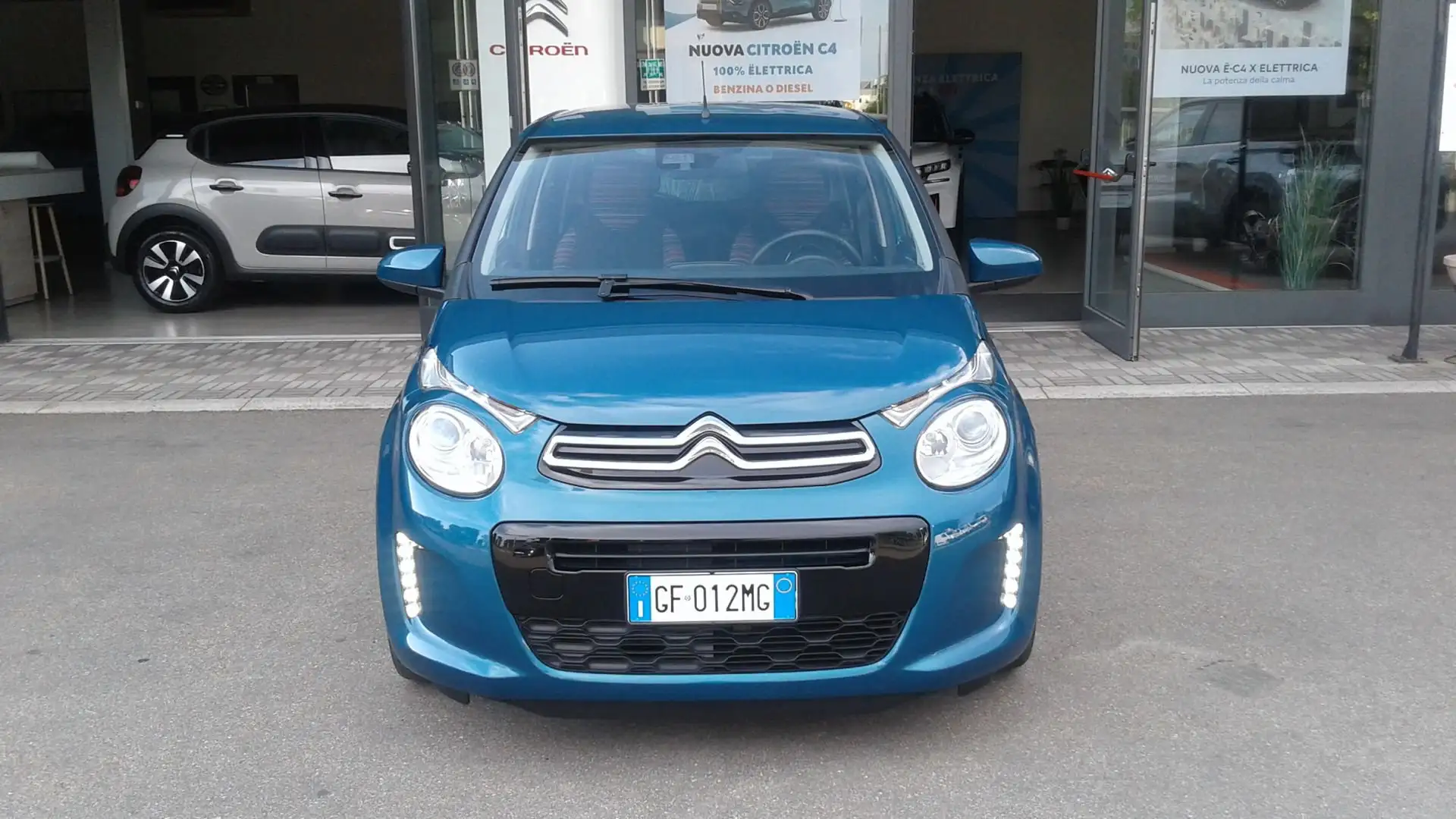 Citroen C1 C1 VTi 72 S&S 5 porte Shine Blu/Azzurro - 2