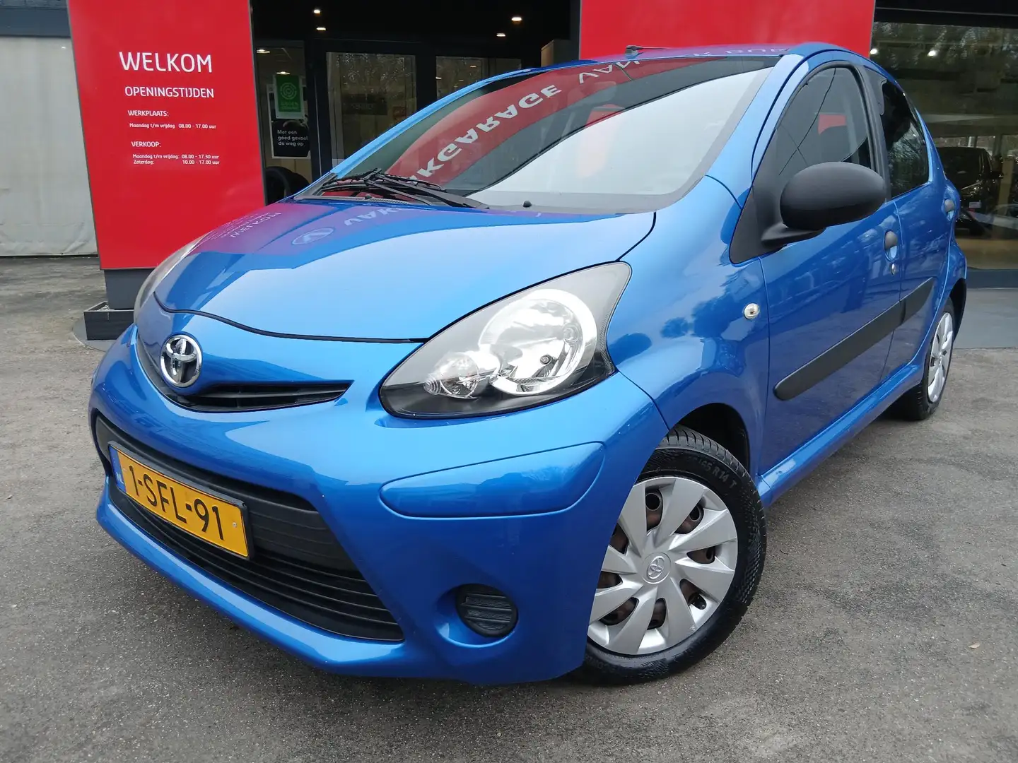 Toyota Aygo 1.0 VVT-i Now 9230 NAP kilometers! UNIEK! Blauw - 2